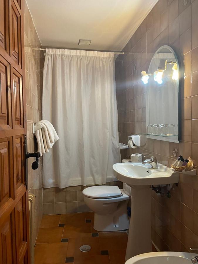 Hostal Rural Poqueira กาปีเลย์รา ภายนอก รูปภาพ