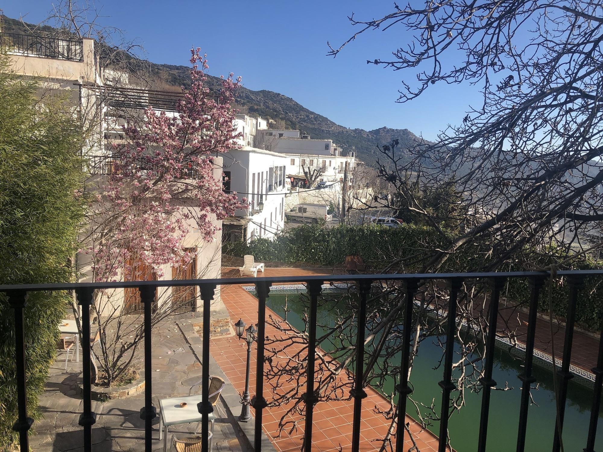 Hostal Rural Poqueira กาปีเลย์รา ภายนอก รูปภาพ