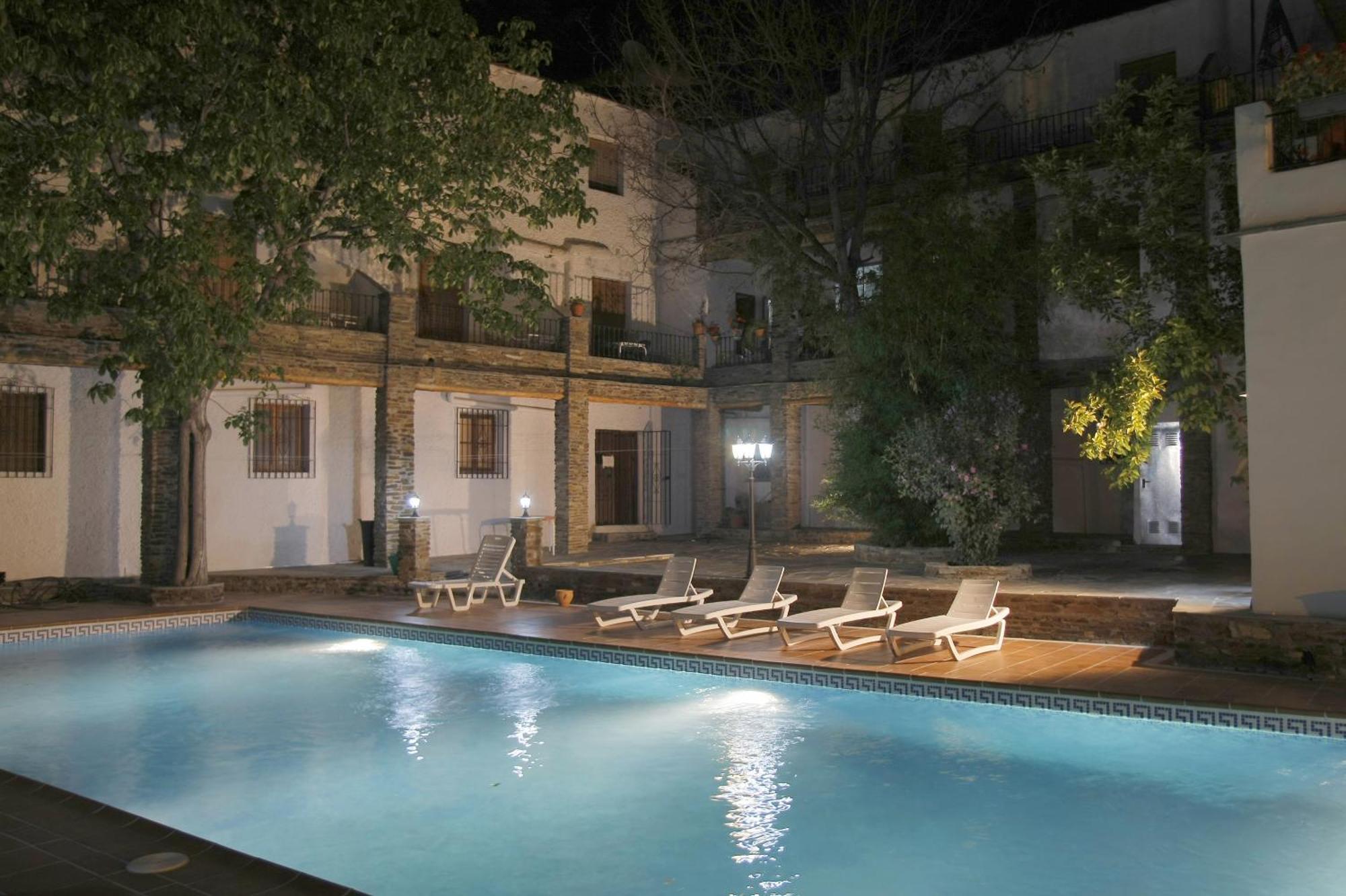 Hostal Rural Poqueira กาปีเลย์รา ภายนอก รูปภาพ