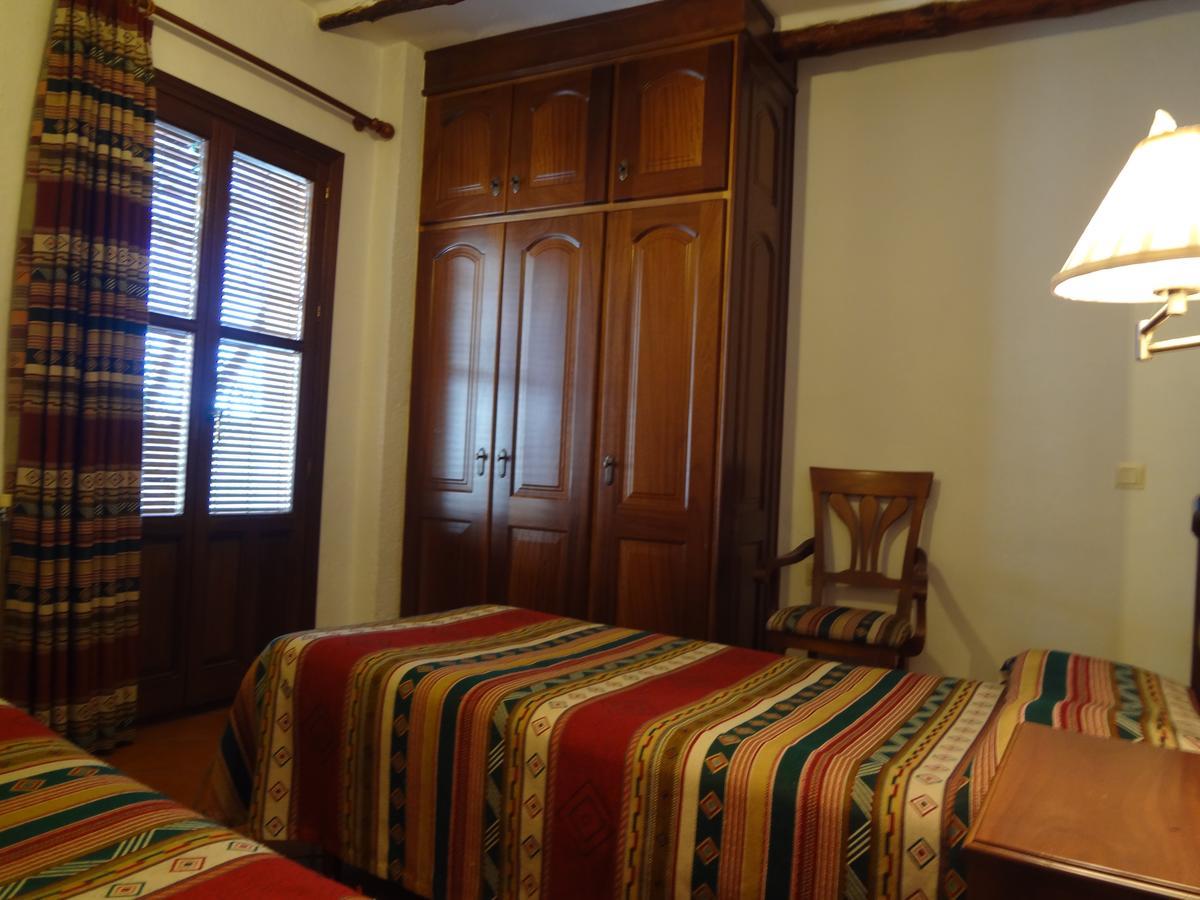 Hostal Rural Poqueira กาปีเลย์รา ภายนอก รูปภาพ
