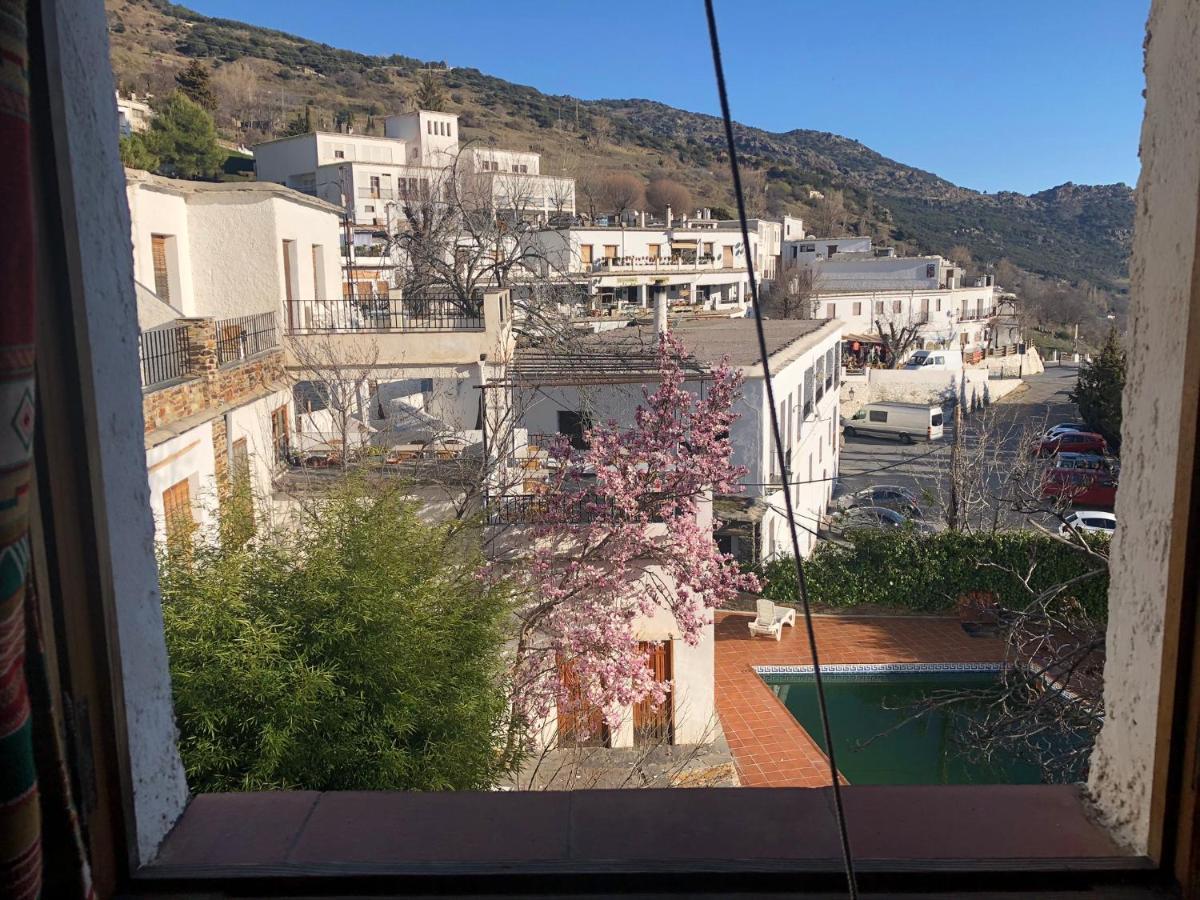 Hostal Rural Poqueira กาปีเลย์รา ภายนอก รูปภาพ